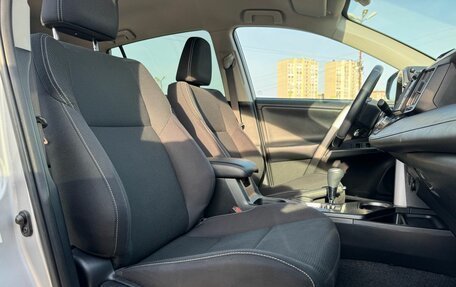 Toyota RAV4, 2017 год, 2 499 000 рублей, 8 фотография