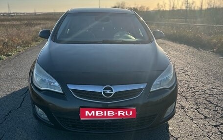 Opel Astra J, 2011 год, 520 000 рублей, 1 фотография