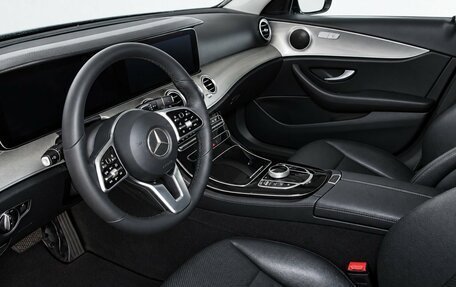 Mercedes-Benz E-Класс, 2018 год, 2 749 000 рублей, 12 фотография