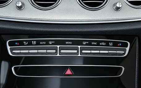 Mercedes-Benz E-Класс, 2018 год, 2 749 000 рублей, 15 фотография