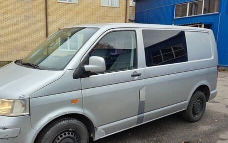 Volkswagen Transporter T5 рестайлинг, 2003 год, 680 000 рублей, 2 фотография