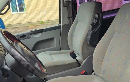 Volkswagen Transporter T5 рестайлинг, 2003 год, 680 000 рублей, 9 фотография