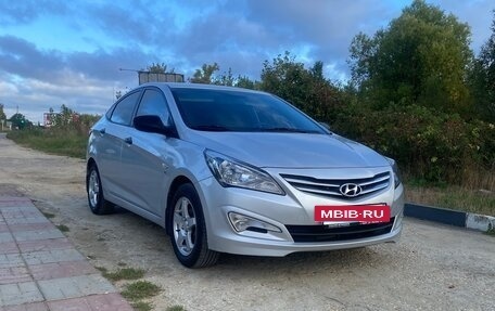 Hyundai Solaris II рестайлинг, 2015 год, 959 000 рублей, 2 фотография