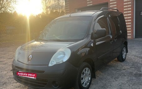 Renault Kangoo II рестайлинг, 2010 год, 600 000 рублей, 2 фотография