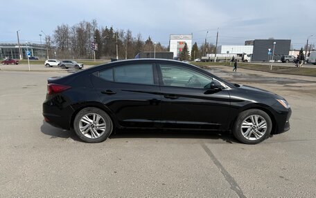 Hyundai Elantra VI, 2019 год, 1 300 000 рублей, 3 фотография