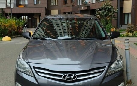 Hyundai Solaris II рестайлинг, 2015 год, 800 000 рублей, 3 фотография