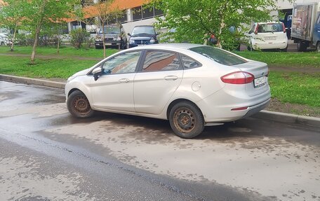 Ford Fiesta, 2015 год, 750 000 рублей, 2 фотография