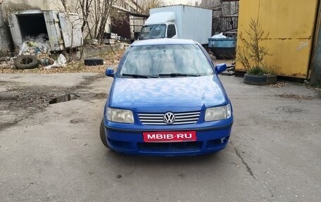Volkswagen Polo III рестайлинг, 2000 год, 300 000 рублей, 1 фотография