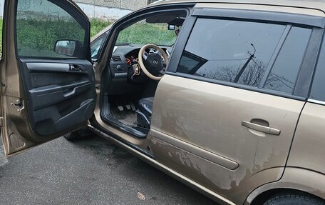 Opel Zafira B, 2013 год, 870 000 рублей, 2 фотография