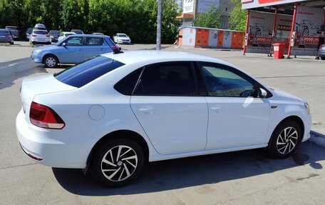 Volkswagen Polo VI (EU Market), 2018 год, 700 000 рублей, 4 фотография