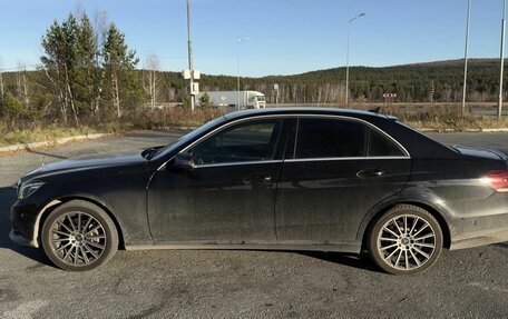 Mercedes-Benz E-Класс, 2013 год, 1 800 000 рублей, 2 фотография