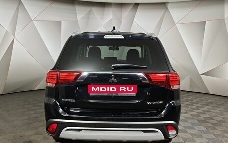 Mitsubishi Outlander III рестайлинг 3, 2019 год, 1 995 000 рублей, 8 фотография