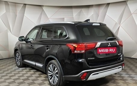 Mitsubishi Outlander III рестайлинг 3, 2019 год, 1 995 000 рублей, 4 фотография