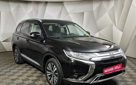 Mitsubishi Outlander III рестайлинг 3, 2019 год, 1 995 000 рублей, 3 фотография