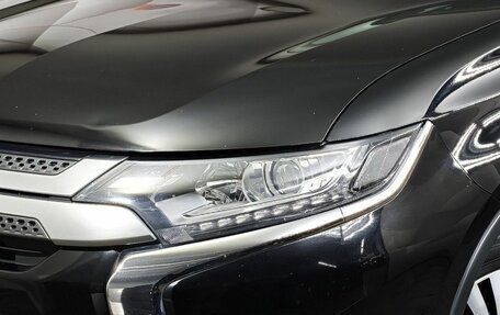 Mitsubishi Outlander III рестайлинг 3, 2019 год, 1 995 000 рублей, 10 фотография