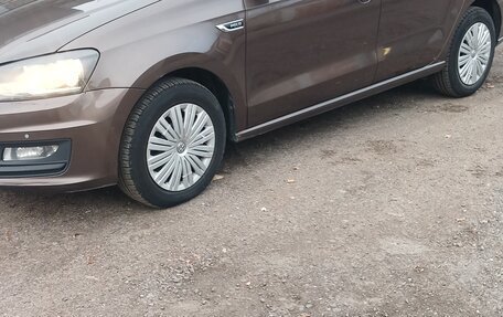 Volkswagen Polo VI (EU Market), 2015 год, 800 000 рублей, 5 фотография
