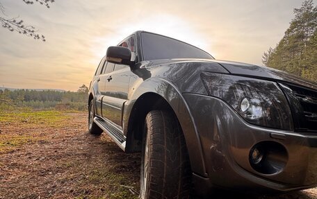 Mitsubishi Pajero IV рестайлинг 2, 2013 год, 1 850 000 рублей, 10 фотография