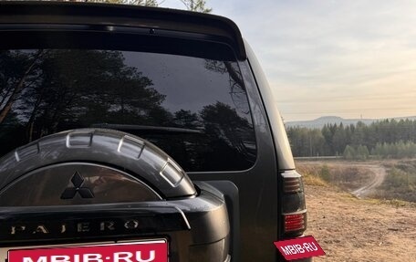 Mitsubishi Pajero IV рестайлинг 2, 2013 год, 1 850 000 рублей, 4 фотография