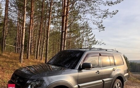 Mitsubishi Pajero IV рестайлинг 2, 2013 год, 1 850 000 рублей, 6 фотография