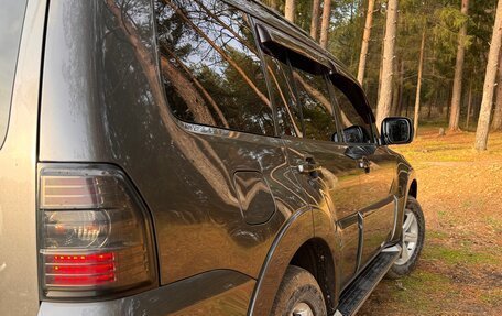 Mitsubishi Pajero IV рестайлинг 2, 2013 год, 1 850 000 рублей, 12 фотография