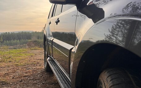 Mitsubishi Pajero IV рестайлинг 2, 2013 год, 1 850 000 рублей, 11 фотография