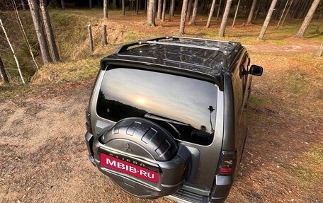 Mitsubishi Pajero IV рестайлинг 2, 2013 год, 1 850 000 рублей, 15 фотография