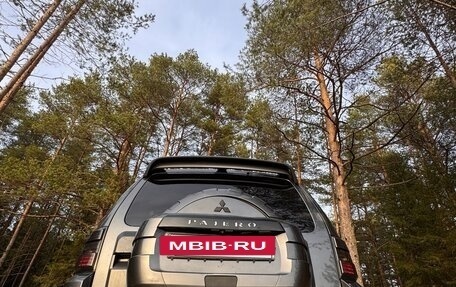 Mitsubishi Pajero IV рестайлинг 2, 2013 год, 1 850 000 рублей, 14 фотография