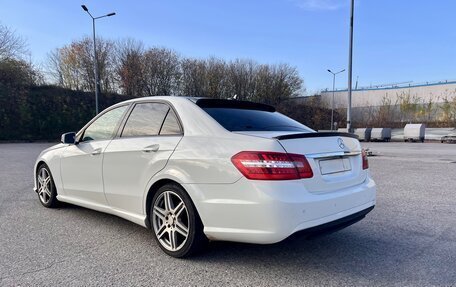 Mercedes-Benz E-Класс, 2011 год, 2 000 000 рублей, 3 фотография