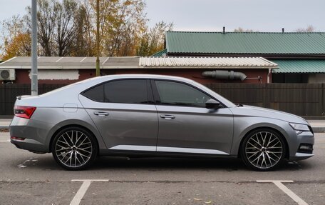 Skoda Superb III рестайлинг, 2019 год, 2 150 000 рублей, 5 фотография