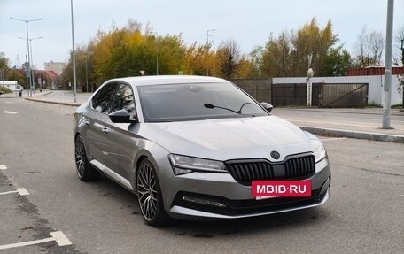 Skoda Superb III рестайлинг, 2019 год, 2 150 000 рублей, 2 фотография