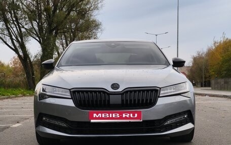 Skoda Superb III рестайлинг, 2019 год, 2 150 000 рублей, 3 фотография