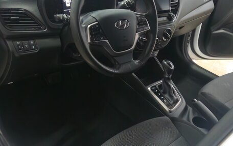 Hyundai Solaris II рестайлинг, 2021 год, 1 750 000 рублей, 7 фотография