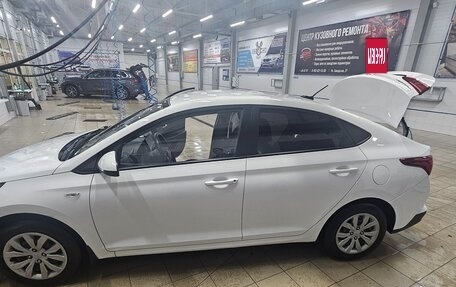 Hyundai Solaris II рестайлинг, 2021 год, 1 750 000 рублей, 5 фотография