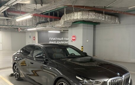 BMW 5 серия, 2023 год, 7 500 000 рублей, 3 фотография