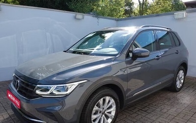Volkswagen Tiguan II, 2022 год, 2 950 000 рублей, 1 фотография