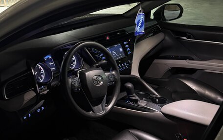 Toyota Camry, 2020 год, 2 200 000 рублей, 6 фотография
