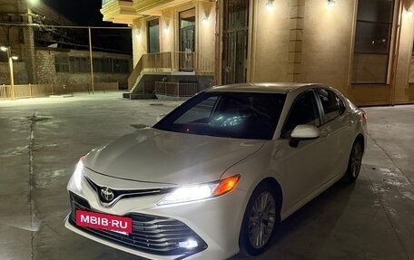 Toyota Camry, 2020 год, 2 200 000 рублей, 3 фотография