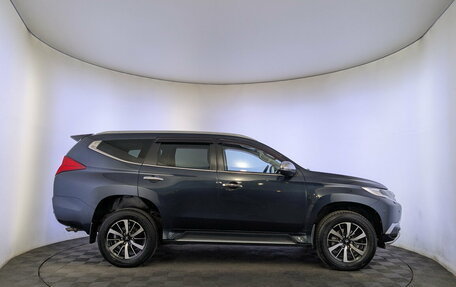 Mitsubishi Pajero Sport III рестайлинг, 2018 год, 3 400 000 рублей, 4 фотография