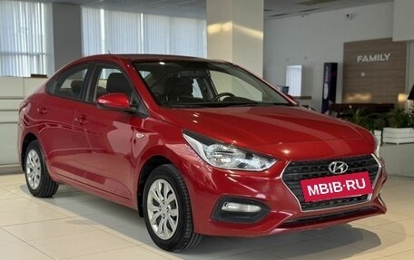 Hyundai Solaris II рестайлинг, 2017 год, 1 300 000 рублей, 3 фотография