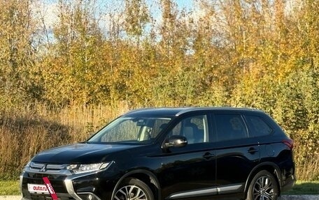 Mitsubishi Outlander III рестайлинг 3, 2015 год, 1 750 000 рублей, 2 фотография