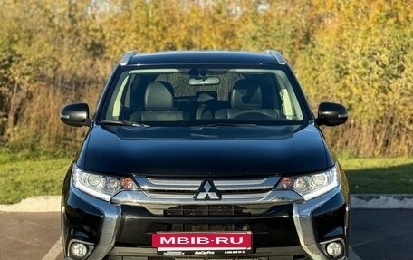 Mitsubishi Outlander III рестайлинг 3, 2015 год, 1 750 000 рублей, 3 фотография
