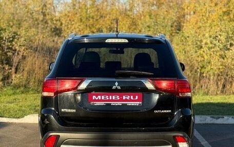 Mitsubishi Outlander III рестайлинг 3, 2015 год, 1 750 000 рублей, 6 фотография