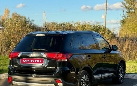 Mitsubishi Outlander III рестайлинг 3, 2015 год, 1 750 000 рублей, 5 фотография