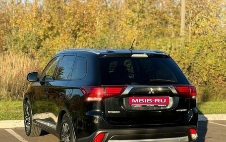 Mitsubishi Outlander III рестайлинг 3, 2015 год, 1 750 000 рублей, 7 фотография