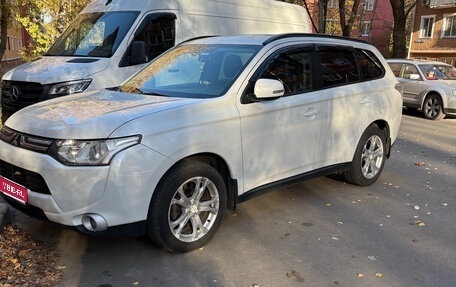 Mitsubishi Outlander III рестайлинг 3, 2013 год, 1 520 000 рублей, 1 фотография