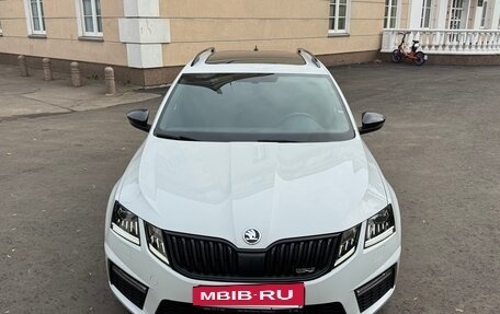 Skoda Octavia RS, 2019 год, 3 590 000 рублей, 2 фотография