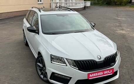Skoda Octavia RS, 2019 год, 3 590 000 рублей, 8 фотография
