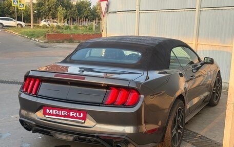 Ford Mustang VI рестайлинг, 2017 год, 2 400 000 рублей, 6 фотография