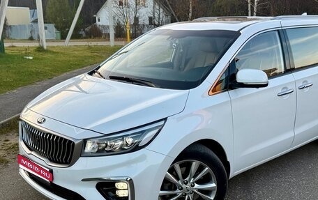 KIA Carnival III, 2019 год, 3 150 000 рублей, 2 фотография