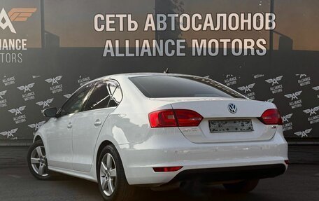 Volkswagen Jetta VII, 2013 год, 999 000 рублей, 5 фотография